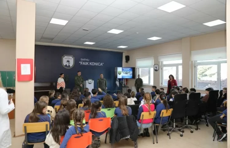 FSK-ja mbanë ligjëratë për mjetet piroteknike në shkolla