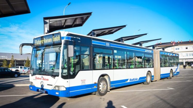 Një bashkatdhetar blen autobus për komunën e Podujevës