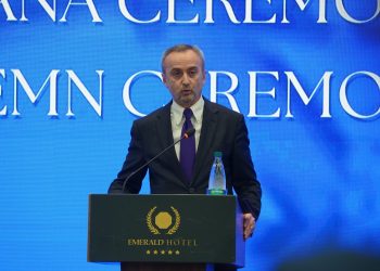 Sot u bë pranim-dorëzimi i detyrës së kryetarit të ri të Kushtetueses