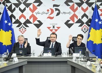 Kurti, qeverisje me duar jo edhe aq të pastra