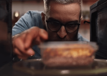 Ekspertët paralajmërojnë, të pashëndetshme ushqimet e mbetura të festave