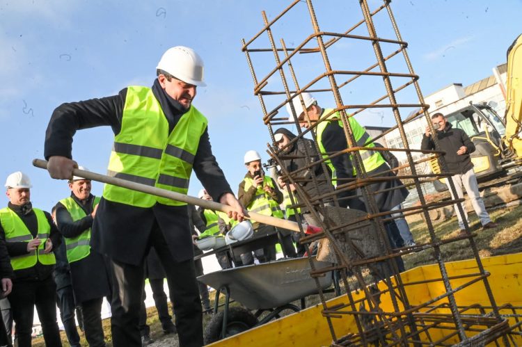 Vihet gurthemeli për ndërtimin e QKMF-së në Drenas, Kurti e quan projekt të rëndësishëm