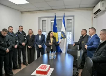 Osmani viziton qytetarët e veriut, policinë falënderon për punën dhe përkushtimin