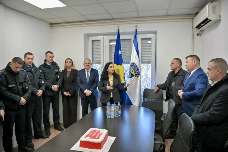 Osmani viziton qytetarët e veriut, policinë falënderon për punën dhe përkushtimin