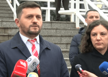 Kryeshefi i KOSTT thotë se problemi i rrymës është zgjidhur në Fushë Kosovë, ndërsa në Ferizaj pritet së shpejti