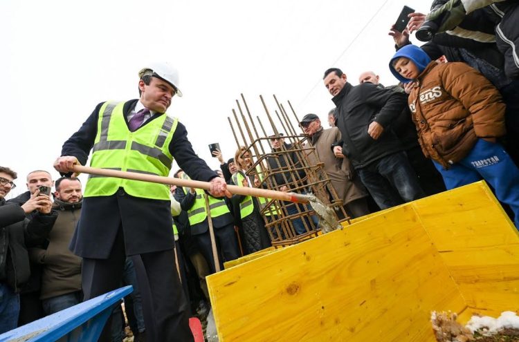 Vendoset gurthemeli i çerdhës së re në Bellanicë të Malishevës