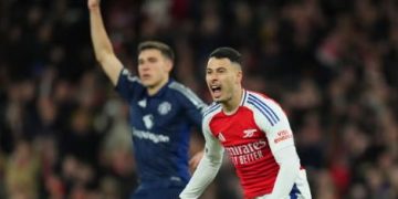 Arsenal i shton edhe tri pikë në llogari, mposht Manchester Unitedin