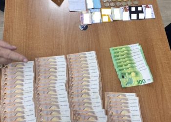 I dyshuar për fajde, gjakovari arrestohet në flagrancë nga policia duke marrë pagesat e kamatës