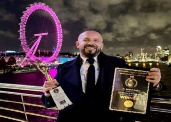 Rraci mori titullin ‘Kirurgu oral ma i mirë në Botë në vitin 2024`