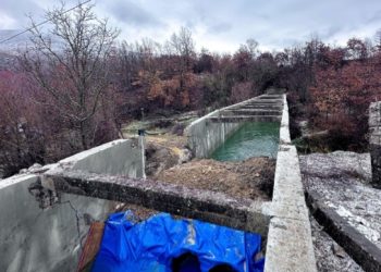 Nuk mund të sanohet nën rrjedhën e ujit, nesër nis devijimi i përkohshëm i kanalit të Ibër Lepencit
