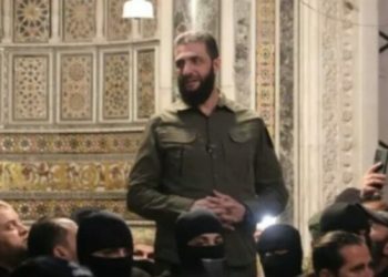 Lideri i grupit që fundosi Assadin flet në një xhami në Damask: Fitorja është e gjithë kombit sirian