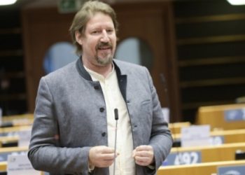Eurodeputeti austriak: Shteti serb po i mbron kr*iminelët