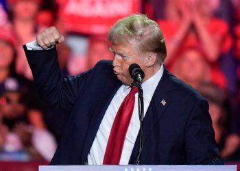 Trump i shpall luftë LGBT-së: Nuk do ta lejojmë këtë marrëzi në Amerikë