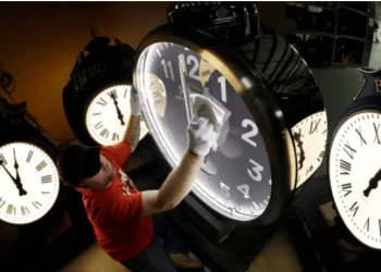 Trump kërkon t’i jepet fund praktikës së ndryshimit të orës