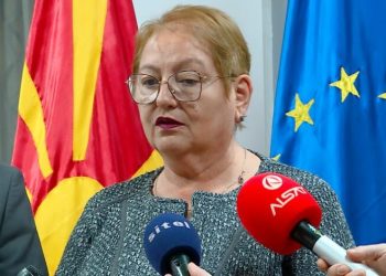 Maqedonia largon nga puna edukatoren, ministrja e Arsimit nis kontrolle në shkolla, festohej me uniforma të UÇK-së