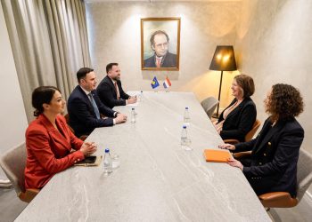 Abdixhiku takohet me ambasadoren e Holandës, diskutojnë për zgjedhjet dhe zhvillimet e fundit