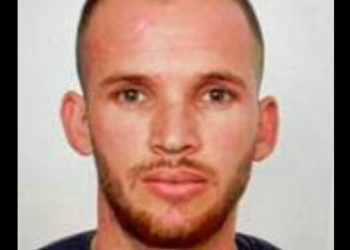 Policia kërkon ndihmën e qytetarëve për arrestimin e këtij personi