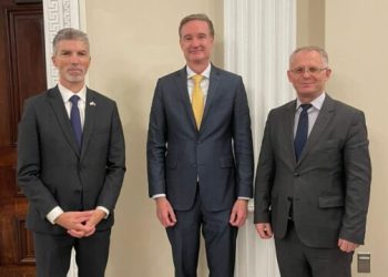 Bislimi takon Carpenter: Kosova konstruktive, sulmi në Varagë të Zubin Potokut tregon se Serbia s’është e gatshme për normalizim