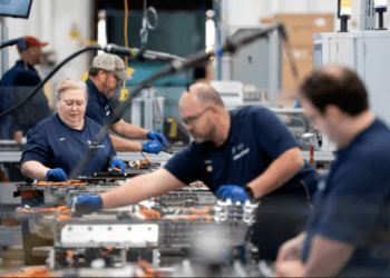 Forcohet ekonomia amerikane, 227 mijë vende pune të reja në nëntor