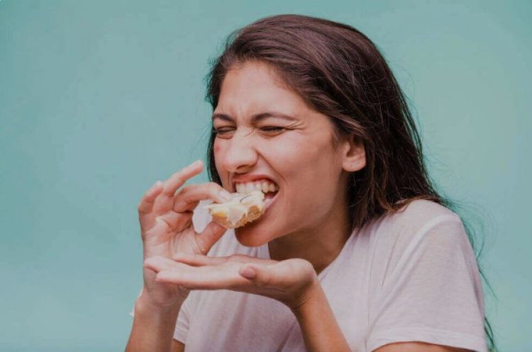 Rreziqet që i kanosen trupit nëse konsumojmë ëmbëlsira çdo ditë