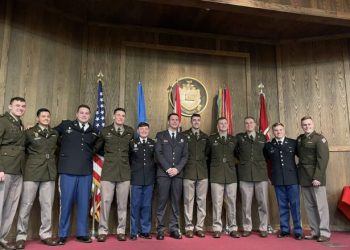 Oficeri i FSK-së merr çmimin Honor Graduate në SHBA