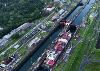 Trump kërcënon të rimarrë kontrollin mbi Kanalin e Panamasë