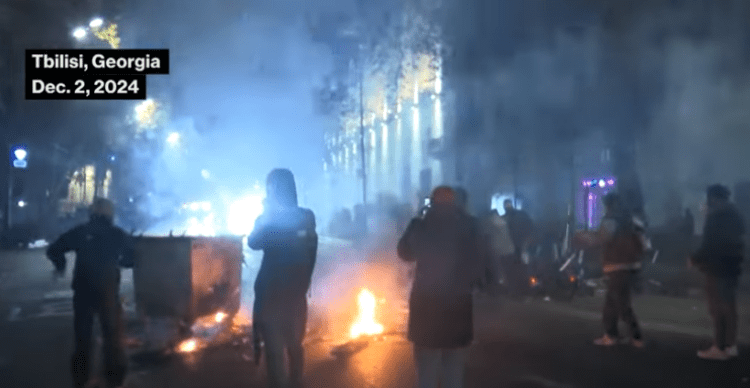 Eskalojnë protestat në Tbilisi, 44 të plagosur përfshirë 21 policë (PAMJE)