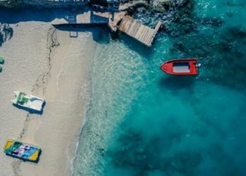 Metro’: Pushime në Shqipëri, destinacioni ‘parajsë’ e Mesdheut