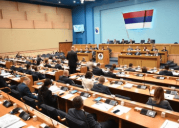 Parlamenti i Republikës Sërpska i kërkon Dodikut të mos paraqitet para gjykatës në Bosnje