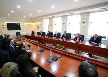 Takohen mes vete deputetët e LDK-së dhe të PD-së në prag të mbledhjes së dy kuvendeve