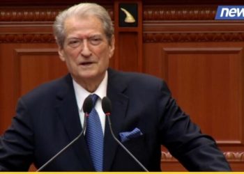 ‘Unë erdha, juve ju iku çehrja’, Berisha në Kuvend pas 11 muajsh: Kthehem fitimtar