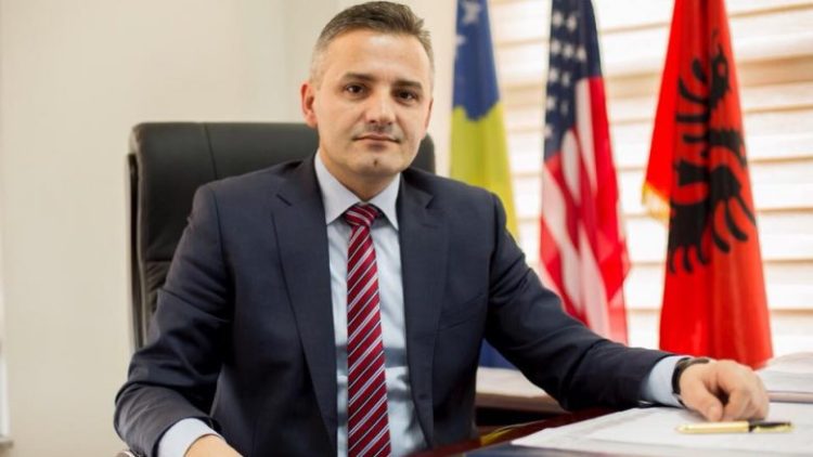 Jashari reagon pas kritikave ndaj mbylljes së institucioneve paralele, citon Gjergj Fishtën