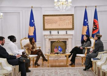 Osmani takoi zyrtaren e Ambasadës Amerikane, shpreh gatishmërinë për thellimin e partneritetin me administratën e re
