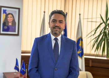 Kryetari i KQZ-së fton qytetarët të votojnë: Mos harroni, fuqia juaj qëndron në votën tuaj
