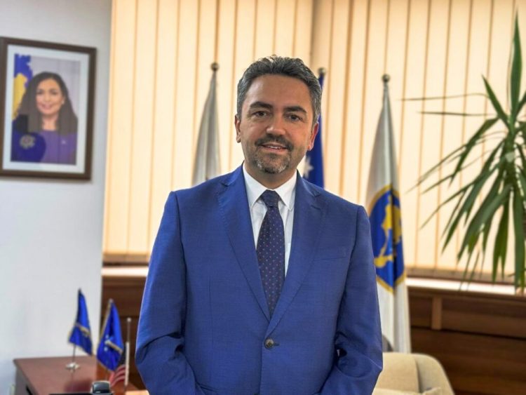 Kryetari i KQZ-së fton qytetarët të votojnë: Mos harroni, fuqia juaj qëndron në votën tuaj