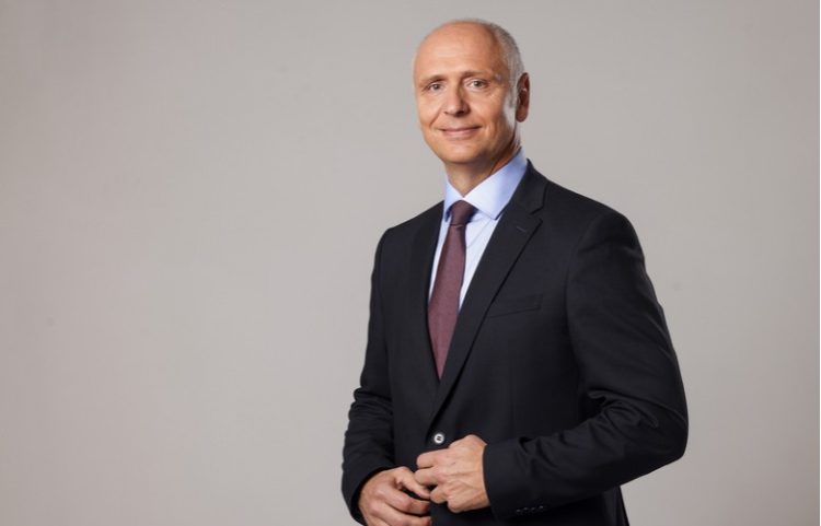 Donika Gërvalla uron Kapetanoviqin për detyrën e re