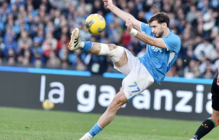 Te PSG të sigurt për transferimin e Kvaratskhelia nga Napoli