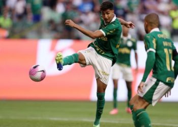 Manchester City transferon Vitor Reis nga Palmeiras