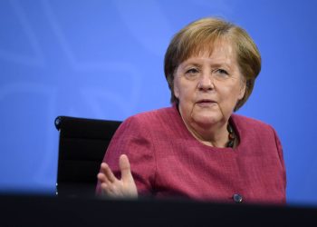 Merkel kritikon liderin e partisë së saj CDU për bashkëpunimin me të djathtën ekstreme për çështjen e migracionit
