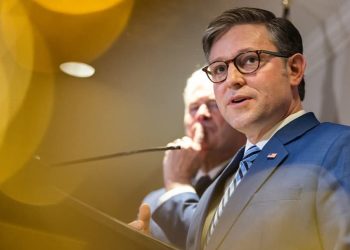 Mike Johnson rizgjidhet kryetar i Dhomës së Përfaqësuesve të SHBA-së