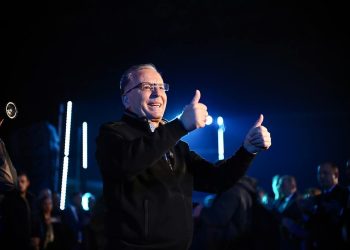 Ambasadori Walker shoqëron Hamzën në tubimin në Shtime