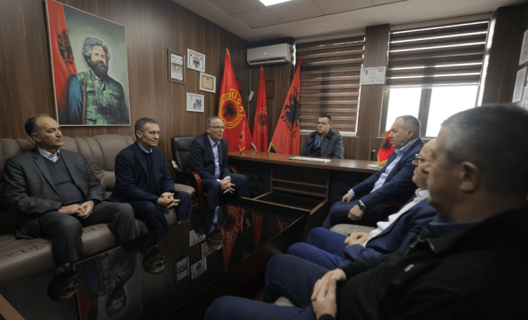 Bedri Hamza viziton veteranët e UÇK-së: E uron Gucatin për rizgjedhjen kryetar dhe i premton mbështetje veteranëve