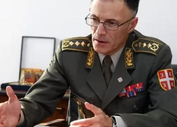 Shefi i ushtrisë serbe: Do t’i mbrojmë serbët dhe joshqiptarët e tjerë në Kosovë