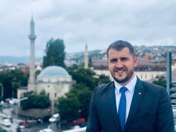 Lushtaku i reagon Kurtit për deklaratën ‘fetë erdhën e shkuan’