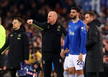 Rezultate të dobëta me Everton, trajneri i Brojës në “shënjestër”, mund të shkarkohet