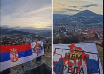 Në Veri shfaqen flamuj me mesazhe nacionaliste pas festimit të Krishtlindjes (VIDEO)