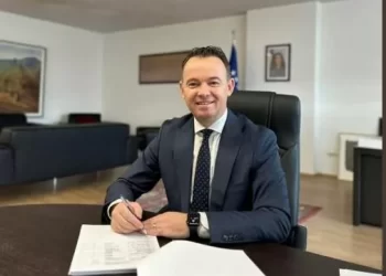 Peci nënshkruan vendimin për subvencionet