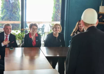Gërvalla dhe Nagavci bashkë me Kusari-Lilën vizitojnë Gjakovën, diskutojnë për për projektet që do të forcojnë mirëqenien e qytetarëve