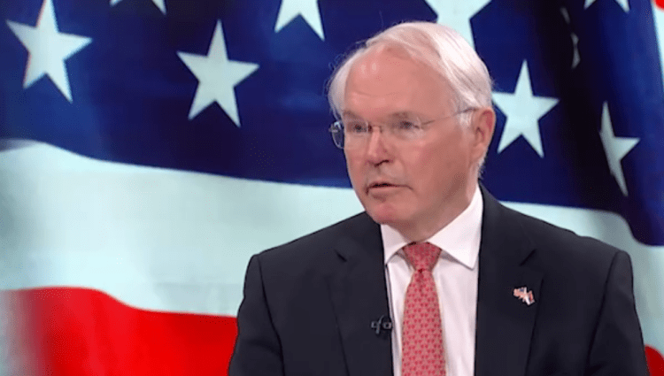 Hill: Rusia filloi të përdorë rafinerinë në Serbi për të financuar luftën