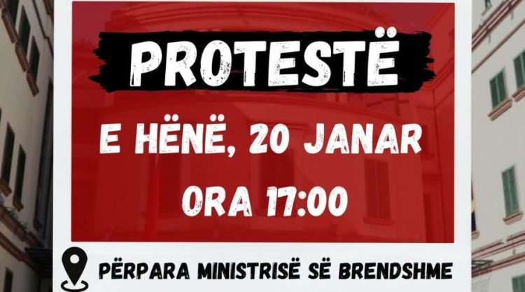 Shqipëri, hidhet nga pallati polici i qarkullimit rrugor që ndaloi djalin e oligarkut Samir Mane. Protestë përpara Ministrisë së Brendshme në Tiranë